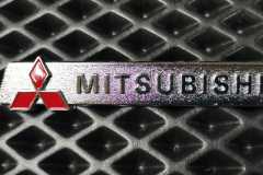 Шильдик Mitsubishi